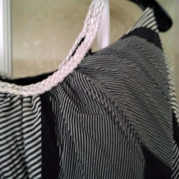 Black and with tunique dress too - Picture 2 of 4